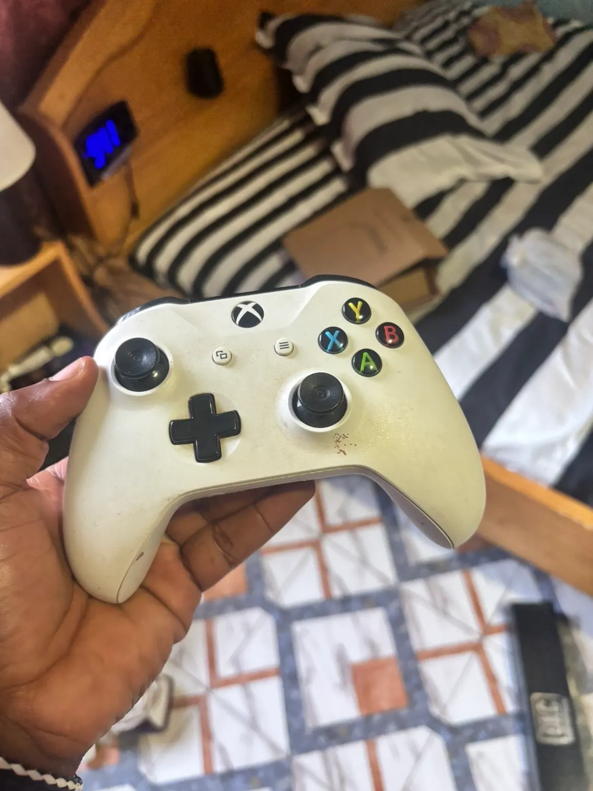 White Xbox Controller (Used)